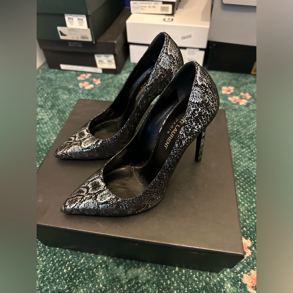 Saint Laurent paris pump